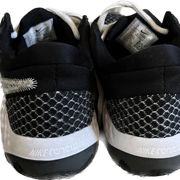 Nike Youth Basketball Shies youth size 6 - Picture 2 of 2